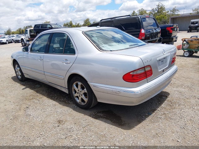 45253882 :رقم المزاد ، WDBJF65J52B396892 vin ، 2002 Mercedes-benz E 320 Special Edition مزاد بيع