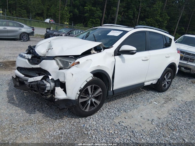 Toyota Rav4 Xle 2017 JTMWFREV5HJ720692 Image 2