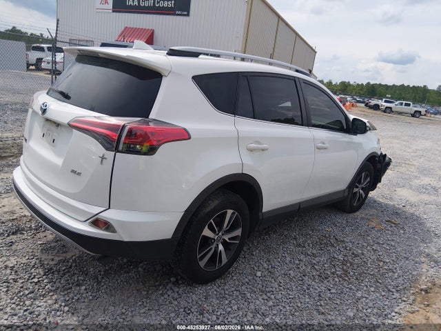 Toyota Rav4 Xle 2017 JTMWFREV5HJ720692 Image 4