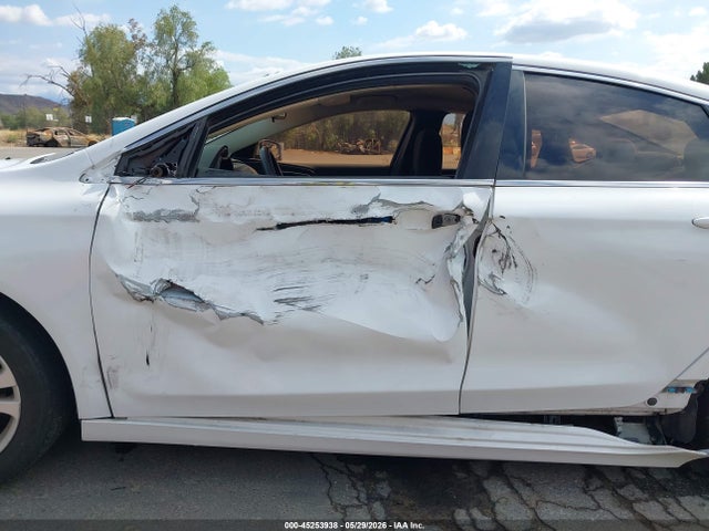 Chrysler 200 Limited 2015 1C3CCCAB2FN711236 Image 12