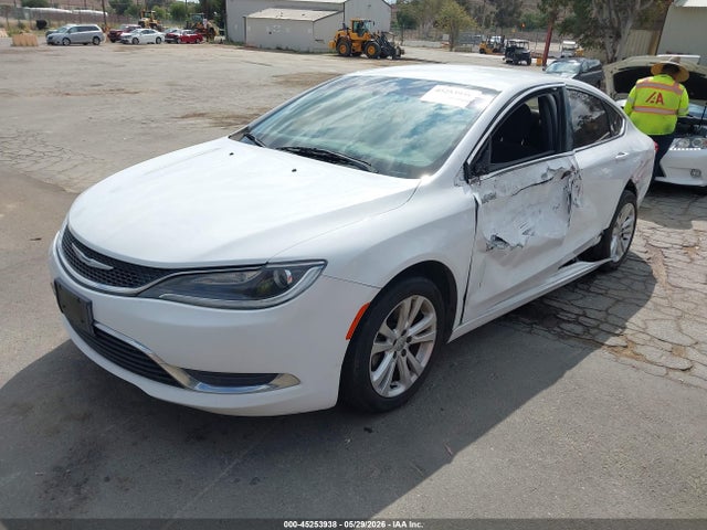 Chrysler 200 Limited 2015 1C3CCCAB2FN711236 Image 2