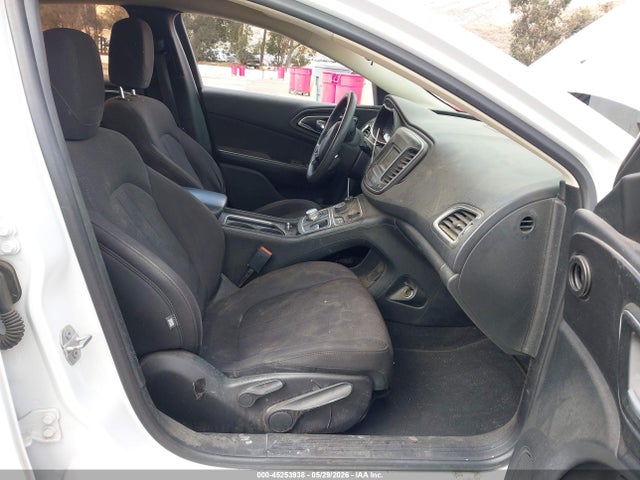 Chrysler 200 Limited 2015 1C3CCCAB2FN711236 Image 5