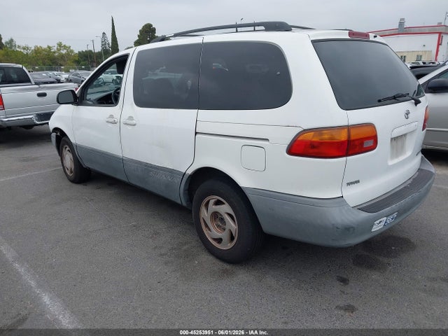 Aukcja sprzedaży 1998 Toyota Sienna Le, vin: 4T3ZF13C2WU015380, numer aukcji: 45253951
