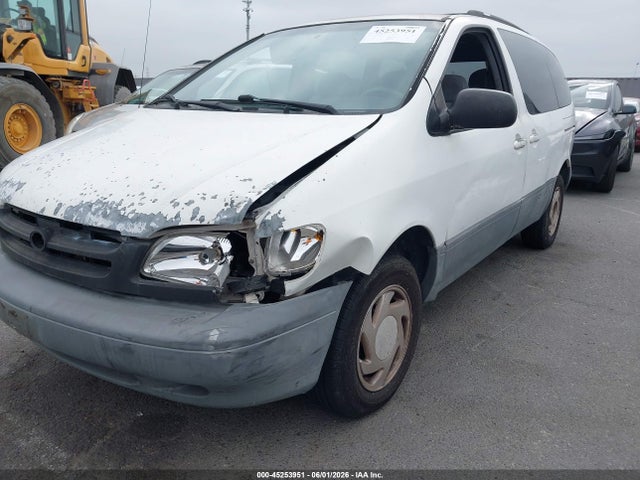 Aukcja sprzedaży 1998 Toyota Sienna Le, vin: 4T3ZF13C2WU015380, numer aukcji: 45253951