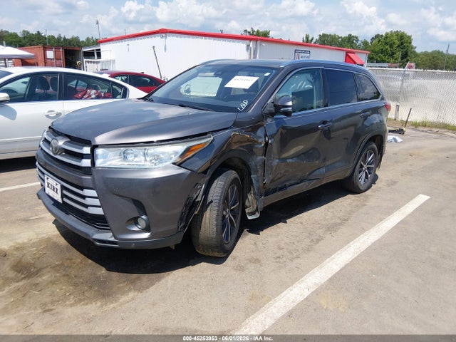 5TDKZRFH8HS216493 Toyota Highlander Xle