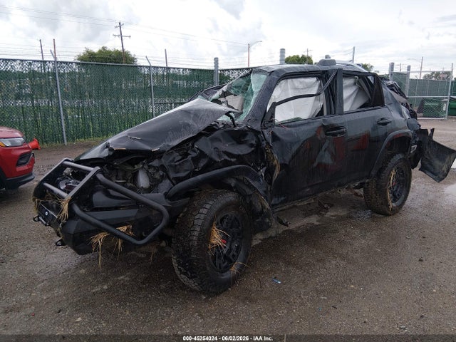 Toyota 4RUNNER SR5 2020 JTEBU5JR9L5783183 Image 2