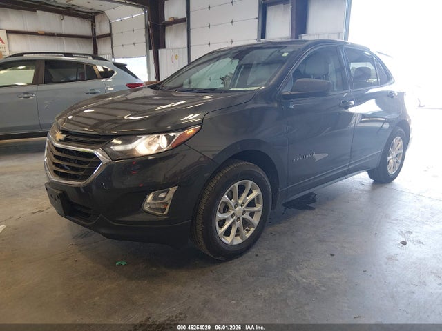 Chevrolet EQUINOX LS 2018 2GNAXREV0J6320802 Image 2