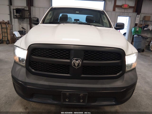 45254056 :رقم المزاد ، 1C6RR6FG0JS290676 vin ، 2018 Ram 1500 Tradesman  4x2 6'4 Box مزاد بيع