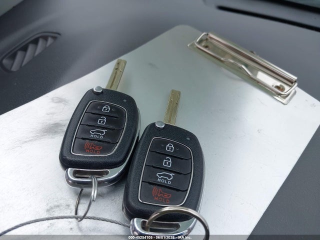 45254105 :رقم المزاد ، KM8J23A49LU169489 vin ، 2020 Hyundai Tucson Se مزاد بيع