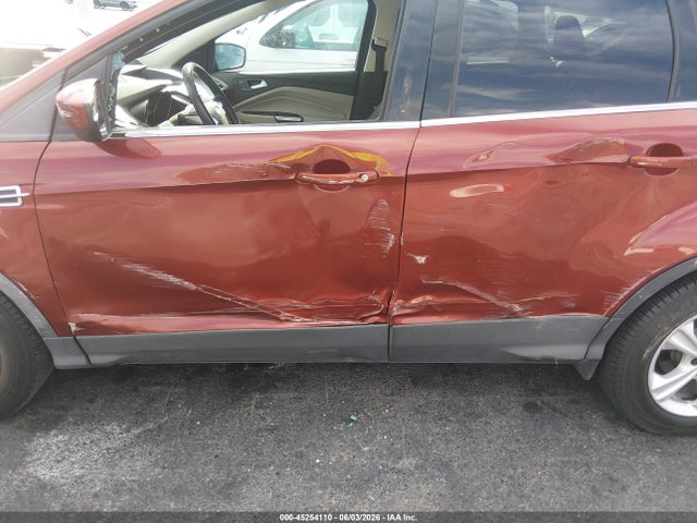 45254110 :رقم المزاد ، 1FMCU0G79FUA92307 vin ، 2015 Ford Escape Se مزاد بيع