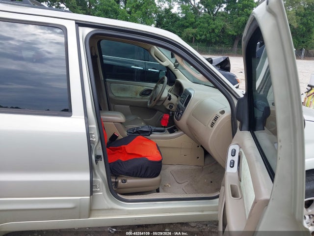 2005 Ford Escape Limited მანქანა იყიდება აუქციონზე, vin: 1FMYU04145KA58548, აუქციონის ნომერი: 45254109