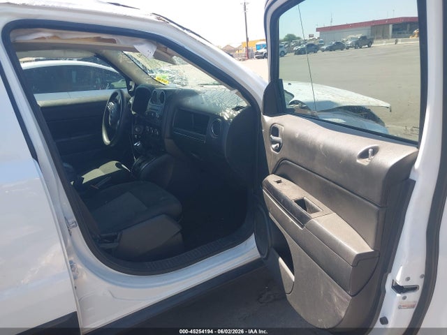 1C4NJRBB8FD270343 Jeep Patriot Sport