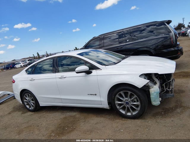 2017 Ford Fusion Hybrid Se მანქანა იყიდება აუქციონზე, vin: 3FA6P0LU2HR386166, აუქციონის ნომერი: 45254206