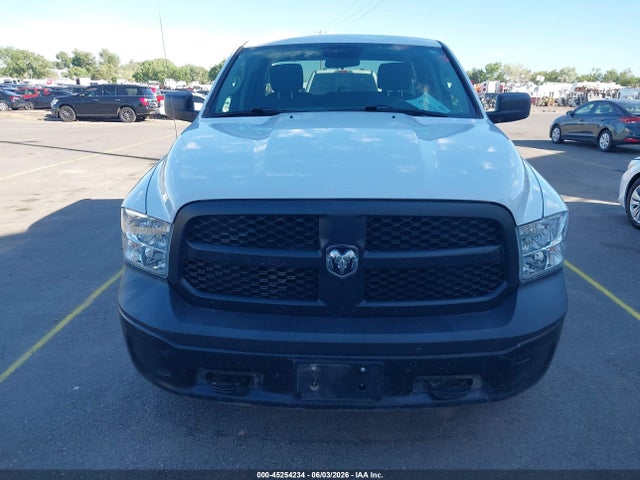 1C6RR7FG2KS651574 RAM 1500 Classic Tradesman 4x4 6&#039;4 Box