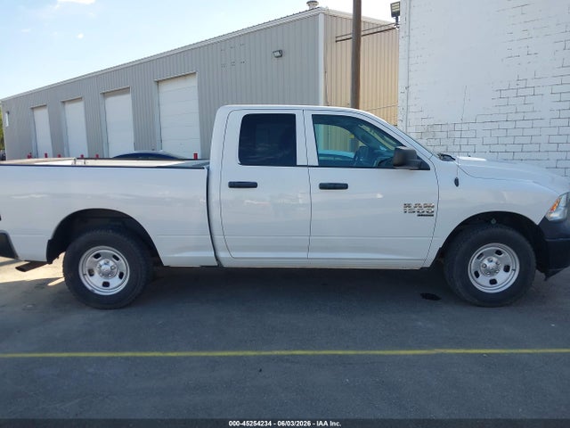 1C6RR7FG2KS651574 RAM 1500 Classic Tradesman 4x4 6&#039;4 Box