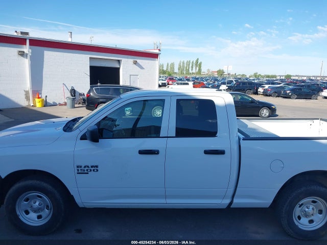 1C6RR7FG2KS651574 RAM 1500 Classic Tradesman 4x4 6&#039;4 Box