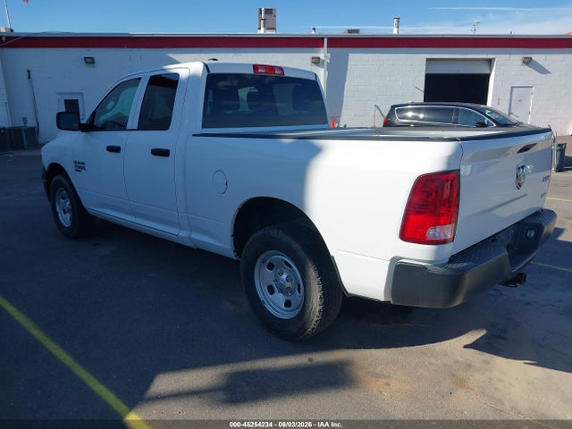 1C6RR7FG2KS651574 RAM 1500 Classic Tradesman 4x4 6&#039;4 Box