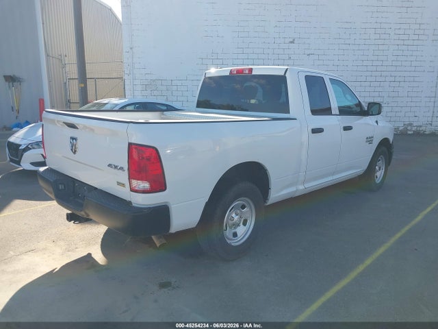 1C6RR7FG2KS651574 RAM 1500 Classic Tradesman 4x4 6&#039;4 Box