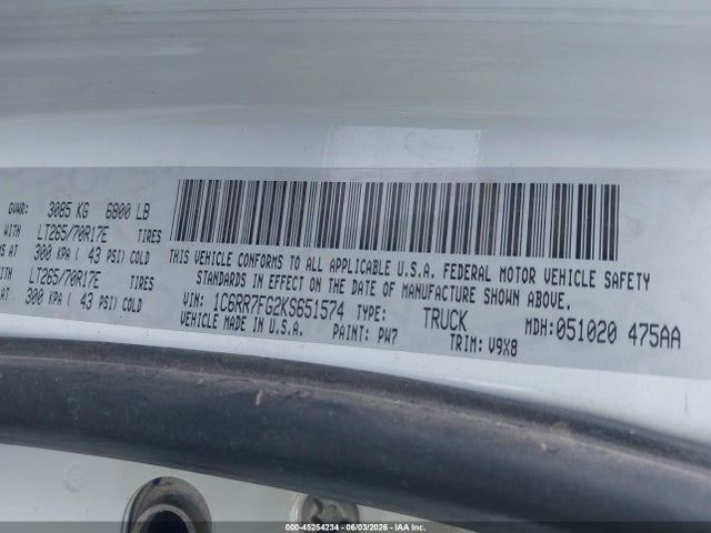 1C6RR7FG2KS651574 RAM 1500 Classic Tradesman 4x4 6&#039;4 Box