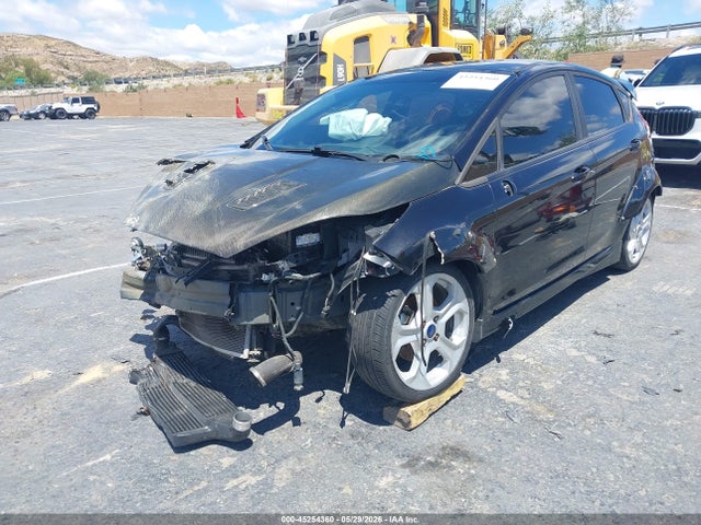 Ford FIESTA ST 2015 3FADP4GXXFM225240 Image 2