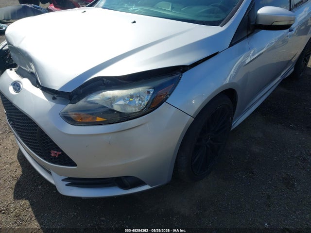 Ford FOCUS ST 2014 1FADP3L92EL375683 Image 17