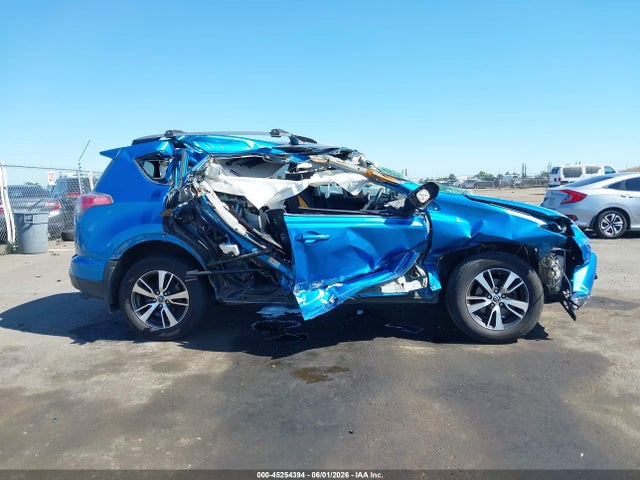 Aukcja sprzedaży 2017 Toyota Rav4 Xle, vin: JTMWFREV6HD108189, numer aukcji: 45254394