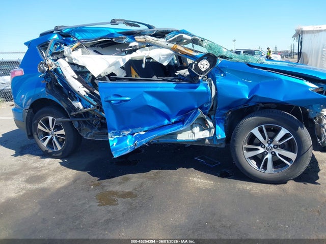 Aukcja sprzedaży 2017 Toyota Rav4 Xle, vin: JTMWFREV6HD108189, numer aukcji: 45254394
