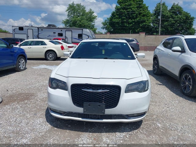 2018 Chrysler 300 300s მანქანა იყიდება აუქციონზე, vin: 2C3CCABG1JH264236, აუქციონის ნომერი: 45254482