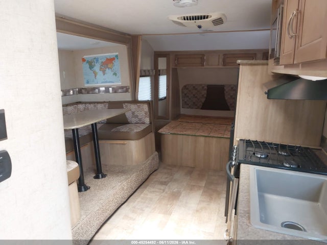Kz-rv Vision 23bhs 2016 4EZTJ2323G8098924 Image 5