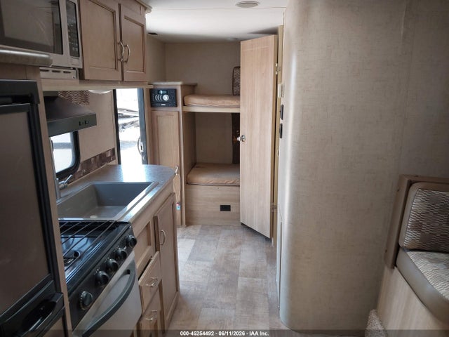 Kz-rv Vision 23bhs 2016 4EZTJ2323G8098924 Image 8