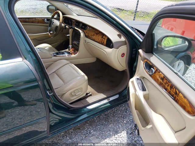 2005 Jaguar Xj Super V8 მანქანა იყიდება აუქციონზე, vin: SAJWA82B75TG40835, აუქციონის ნომერი: 45254579