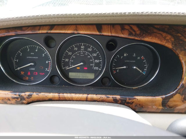 2005 Jaguar Xj Super V8 მანქანა იყიდება აუქციონზე, vin: SAJWA82B75TG40835, აუქციონის ნომერი: 45254579