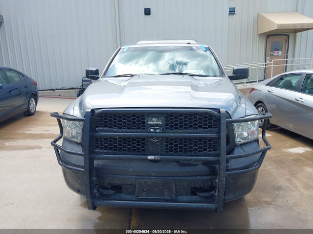 3C6RR7KG8KG619872 RAM 1500 Classic Tradesman 4x4 5&#039;7 Box