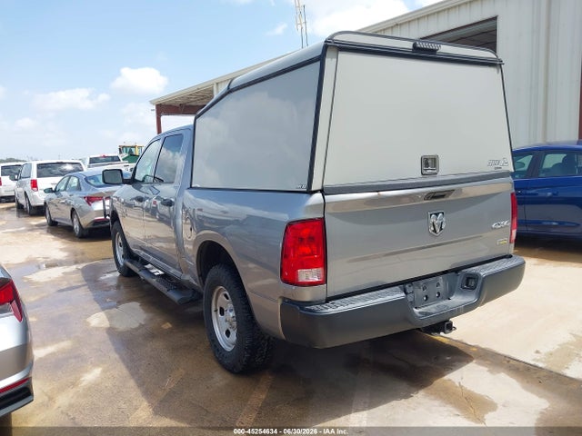 3C6RR7KG8KG619872 RAM 1500 Classic Tradesman 4x4 5&#039;7 Box