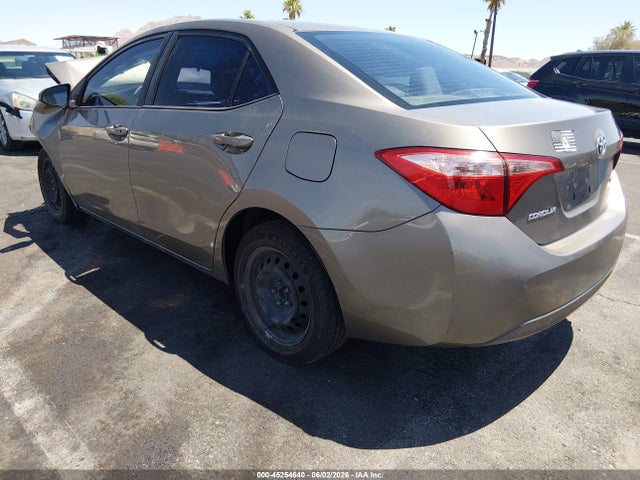Toyota COROLLA LE 2018 5YFBURHE5JP765021 Image 3