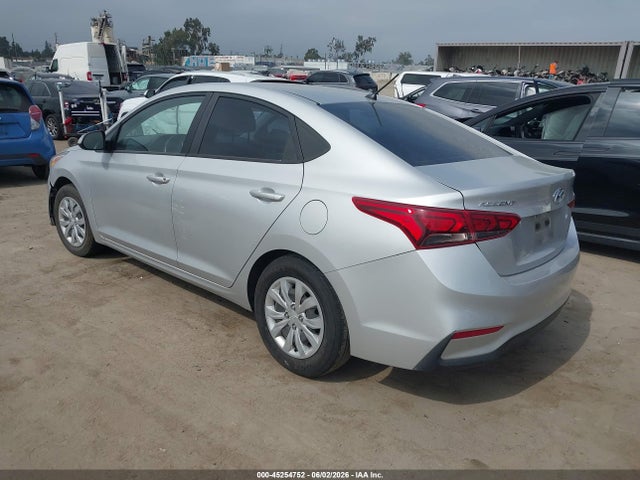 Hyundai ACCENT SE 2019 3KPC24A36KE081877 Image 3