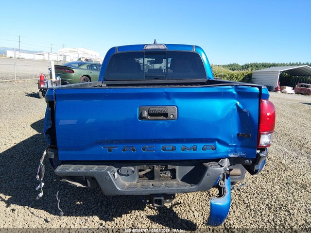 3TMCZ5AN8JM124445 Toyota Tacoma Trd Off Road