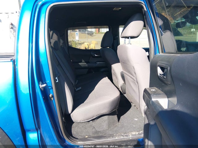 3TMCZ5AN8JM124445 Toyota Tacoma Trd Off Road
