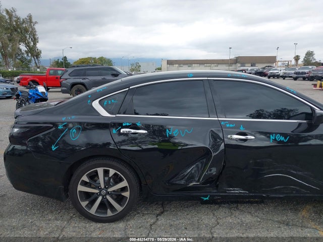 1N4AL3AP0JC129905 Nissan Altima 2.5 Sr