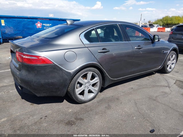 SAJAE4BG5HA957657 Jaguar Xe 25t Prestige