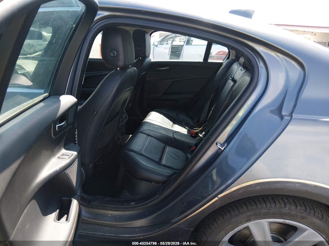 SAJAE4BG5HA957657 Jaguar Xe 25t Prestige