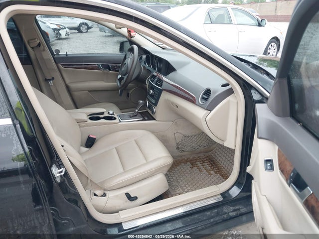 45254842 :رقم المزاد ، WDDGF4HB2DA850714 vin ، 2013 Mercedes-benz C 250 Sport مزاد بيع