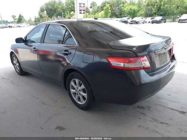 45254843 :رقم المزاد ، 4T4BF3EK8BR212354 vin ، 2011 Toyota Camry Le مزاد بيع