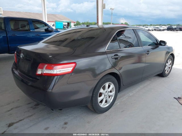 45254843 :رقم المزاد ، 4T4BF3EK8BR212354 vin ، 2011 Toyota Camry Le مزاد بيع