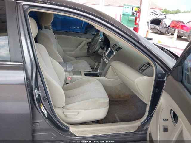 45254843 :رقم المزاد ، 4T4BF3EK8BR212354 vin ، 2011 Toyota Camry Le مزاد بيع