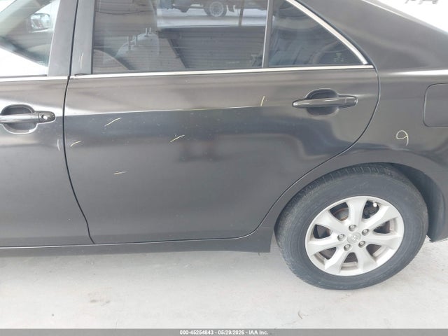 45254843 :رقم المزاد ، 4T4BF3EK8BR212354 vin ، 2011 Toyota Camry Le مزاد بيع