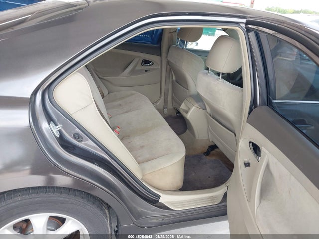 45254843 :رقم المزاد ، 4T4BF3EK8BR212354 vin ، 2011 Toyota Camry Le مزاد بيع