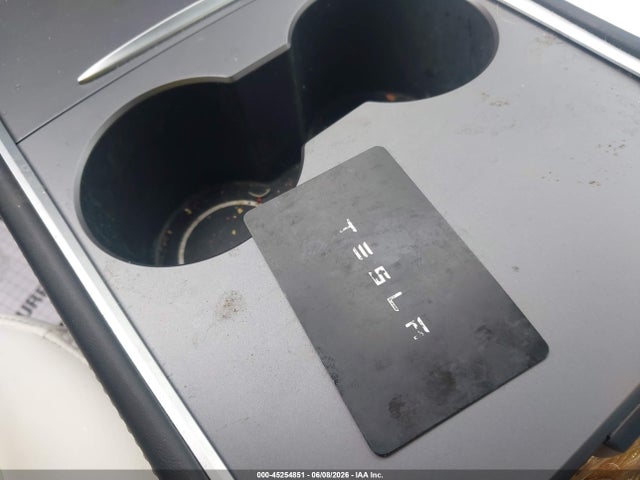 Tesla Model Y Standard Range Rear-wheel Drive 2021 5YJYGDED9MF181396 Image 11