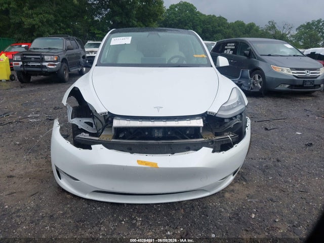 Tesla Model Y Standard Range Rear-wheel Drive 2021 5YJYGDED9MF181396 Image 13