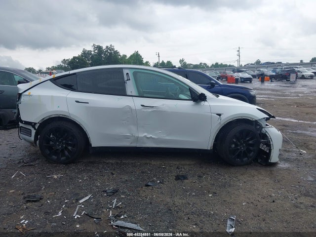 5YJYGDED9MF181396 Tesla Model Y Standard Range Rear-wheel Drive